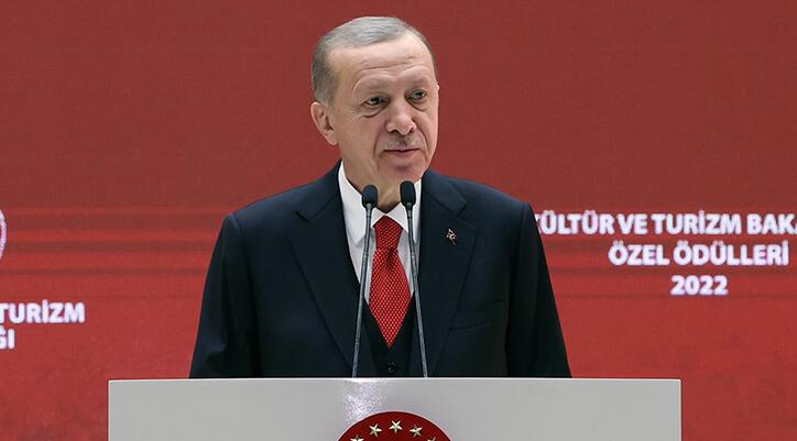 SON DAKİKA: Cumhurbaşkanı Erdoğan'dan ödül töreninde dikkat çeken mesaj! ''Mahalle baskısını reddediyoruz''