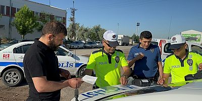  CEKME BELGELİ SAHTE PLAKA YETERSİZ EHLİYETTEN 48 BİN TL CAZA YAZILDI ARAÇ BAĞLANDI